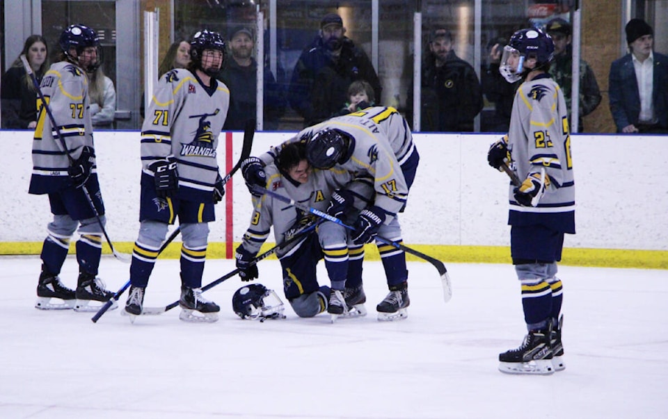 31962223_web1_230302-OMH-Wranglers-Playoffs_19