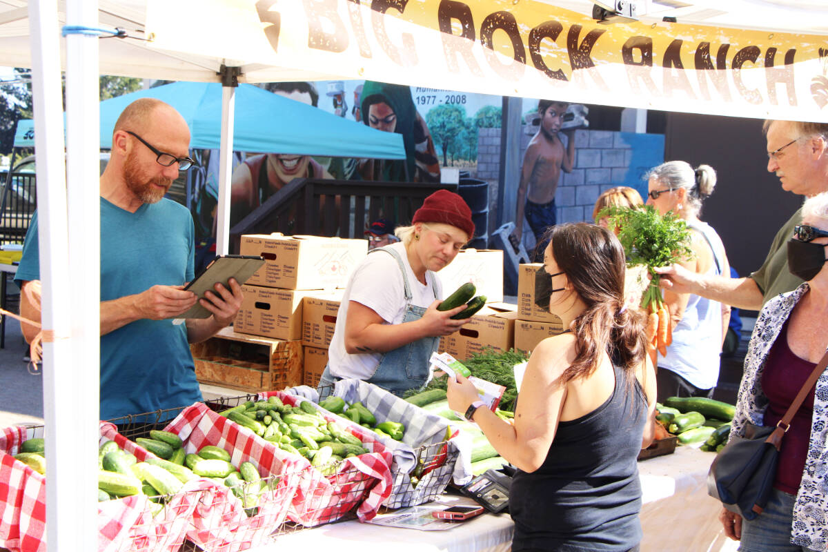 32562276_web1_220908-OMH-Farmers-Market-Standalone_3