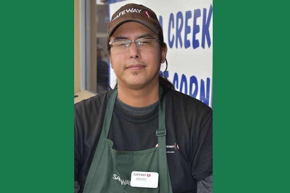 33825991_web1_230913-QCO-Myles-the-Safeway-Samaritan_2