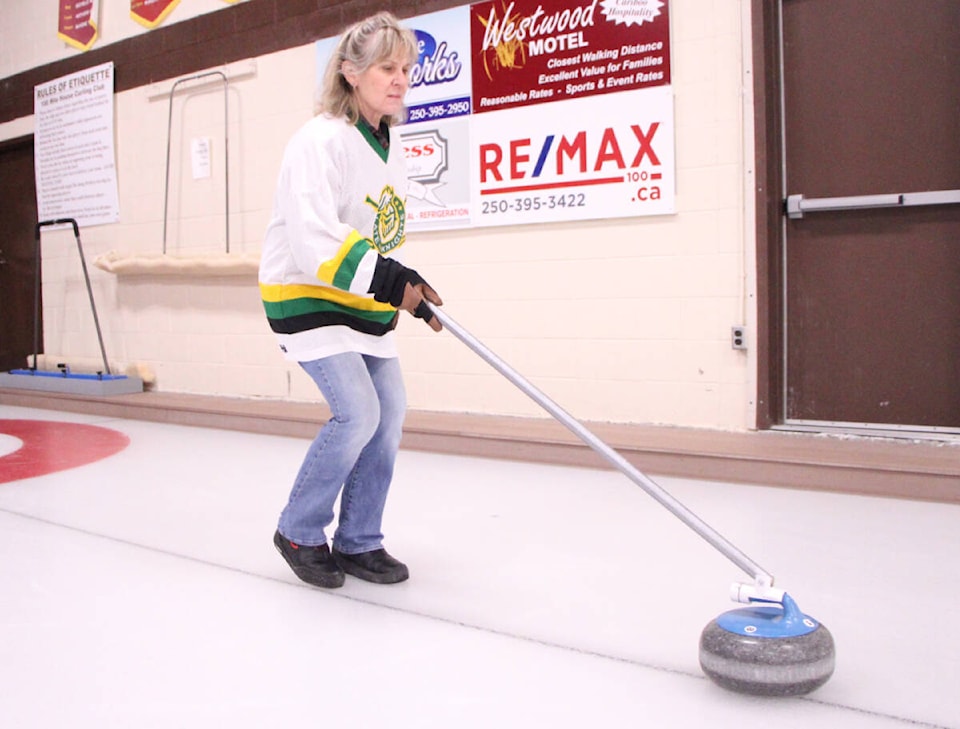 33921217_web1_230216-OMH-Curling-Bonspiel_12