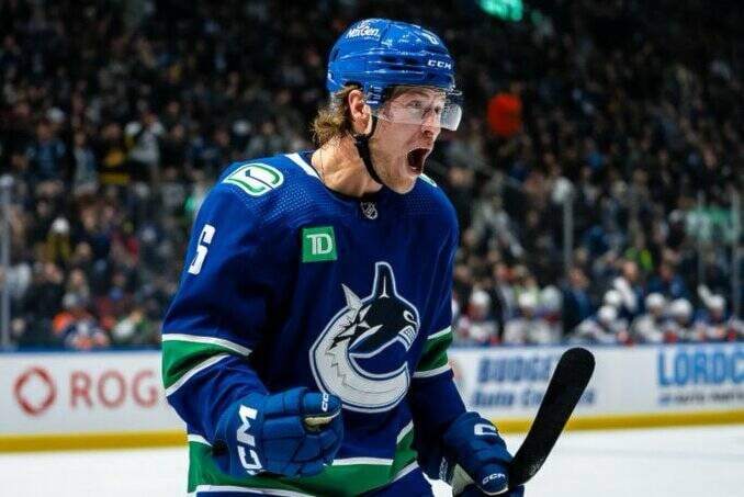 34185608_web1_231012-CPW-Moj-column-Canucks-get-started-Brock_1