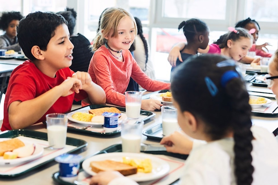 kids-eating-breakfast