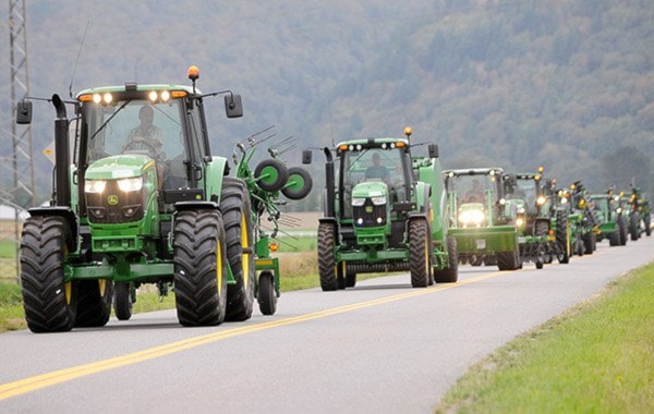 13490abbotsfordTractor3