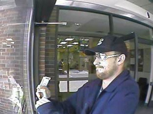 99647abbotsfordBankrobberysuspect