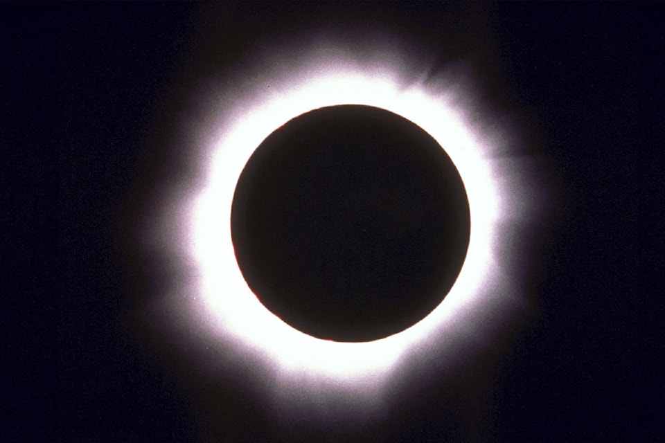 8186572_web1_eclipse