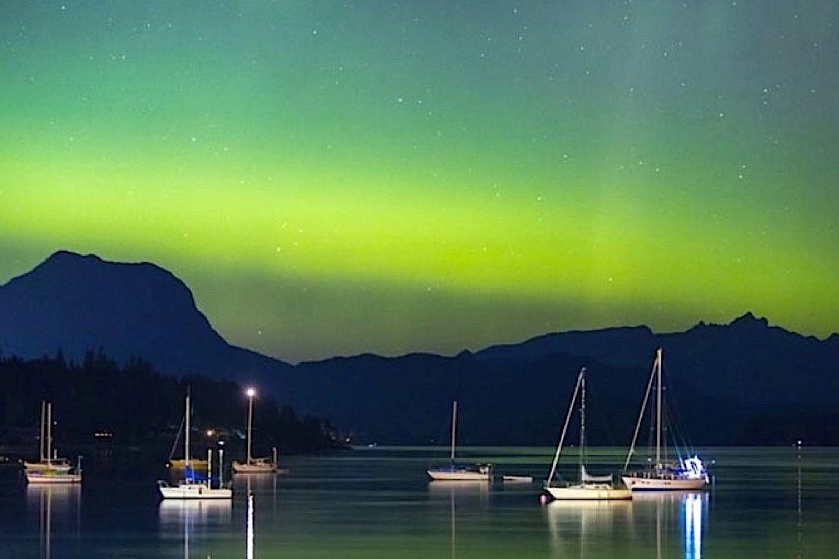 PHOTOS: Aurora Borealis light up night sky above B.C. - The