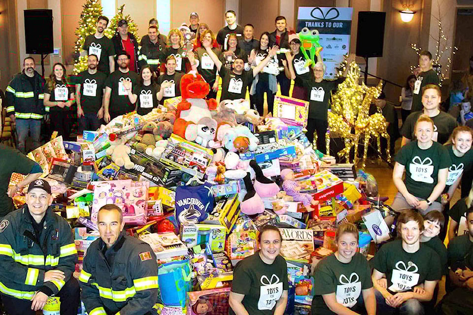 9625372_web1_171206-ABB-Toys-for-Tots-2017_1