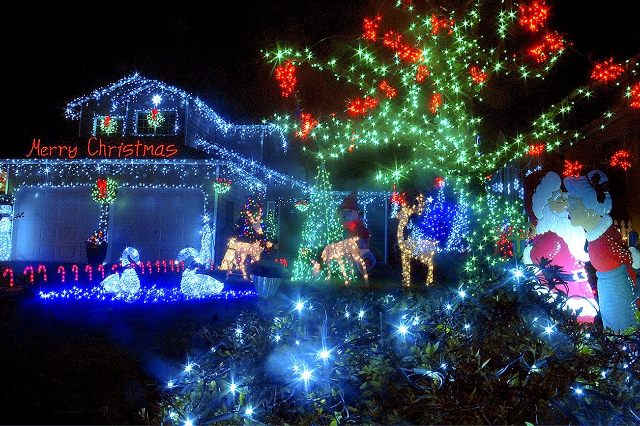 9921747_web1_161223-pdn-xmas-lights-pa1-tsr