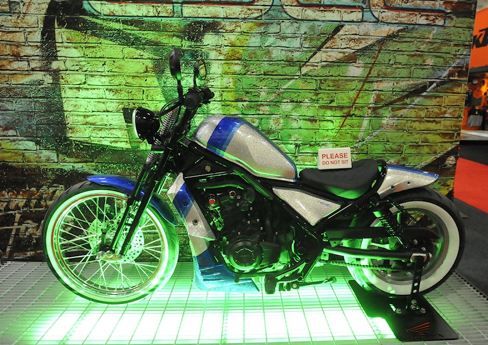10270121_web1_Motorcycle-Show-3-MORROW