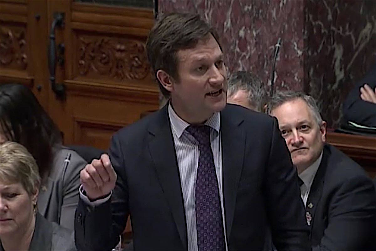 Education minister off to Europe to recruit French teachers