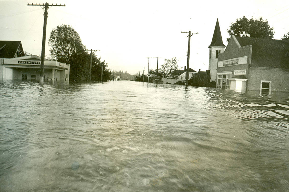 11926624_web1_Matsqui-1948-flood4