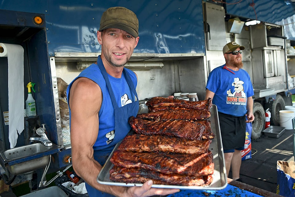 13188122_web1_180822-LAT-RibFest_2