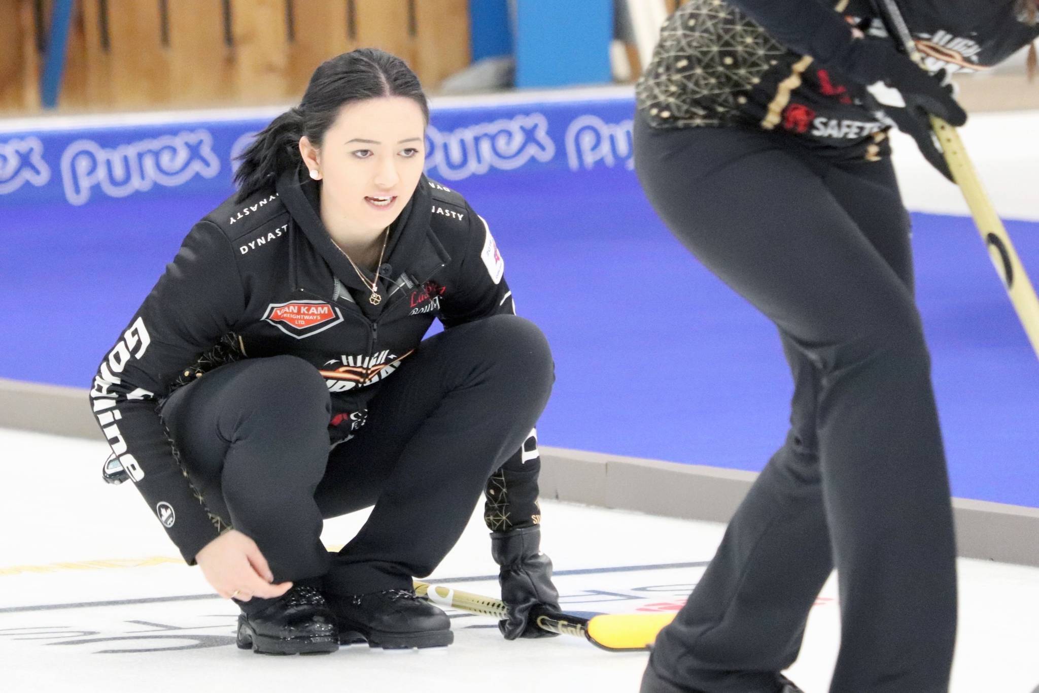 14989991_web1_190101-VMS-M-curling-4