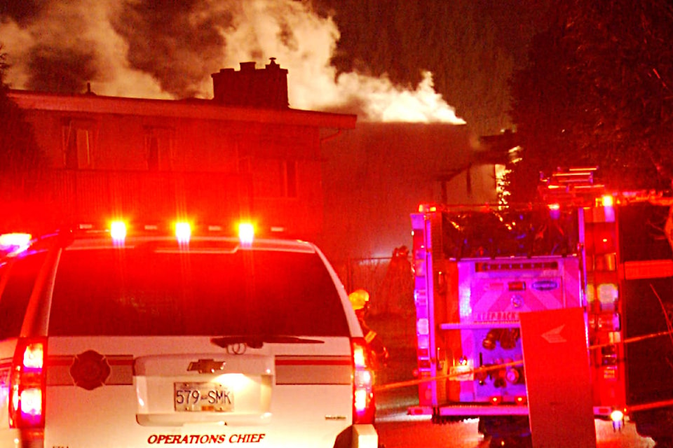 20019288_web1_cordova-house-fire