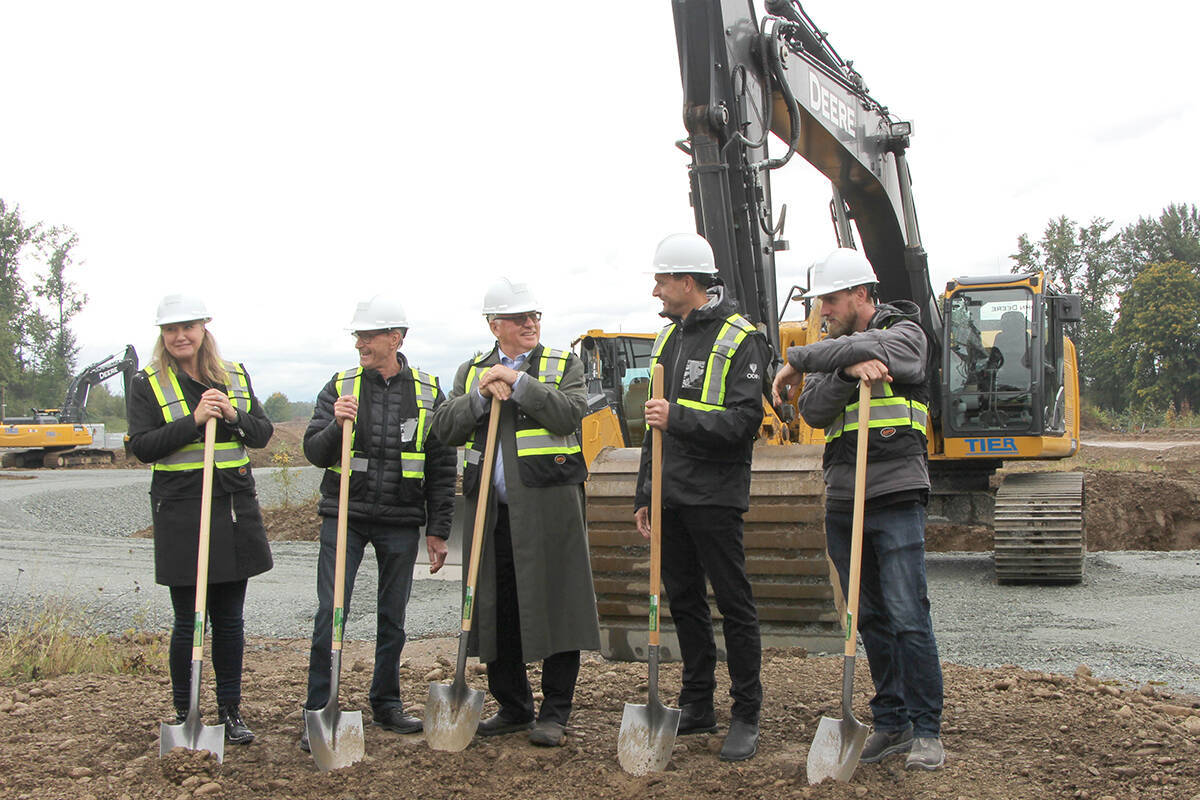 26723394_web1_211007-ABB-Rail-District-groundbreaking_5