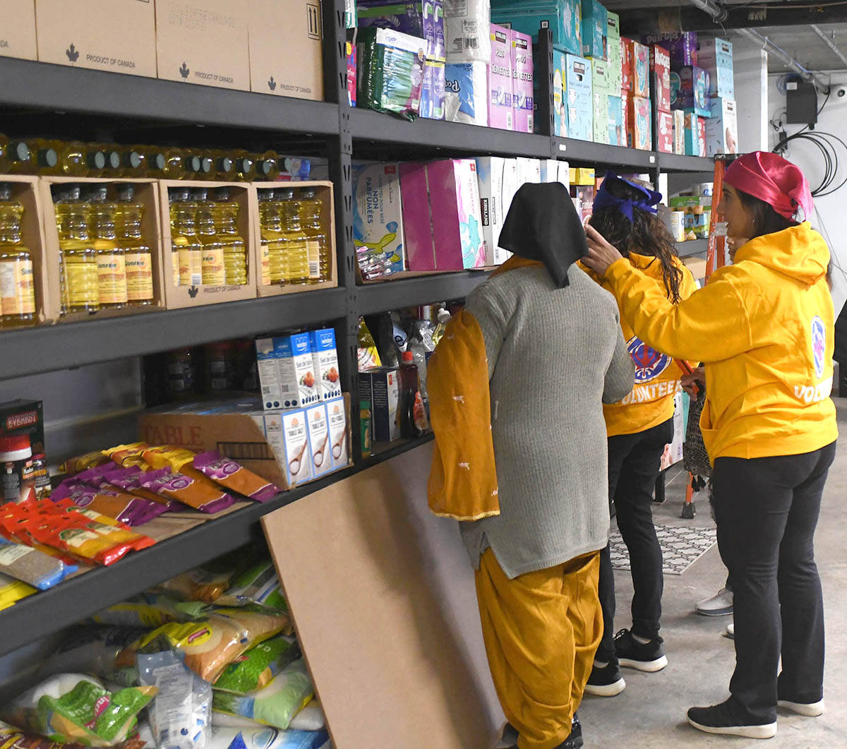 28079169_web1_220210-ABB-Gura-Nanak-food-bank_4