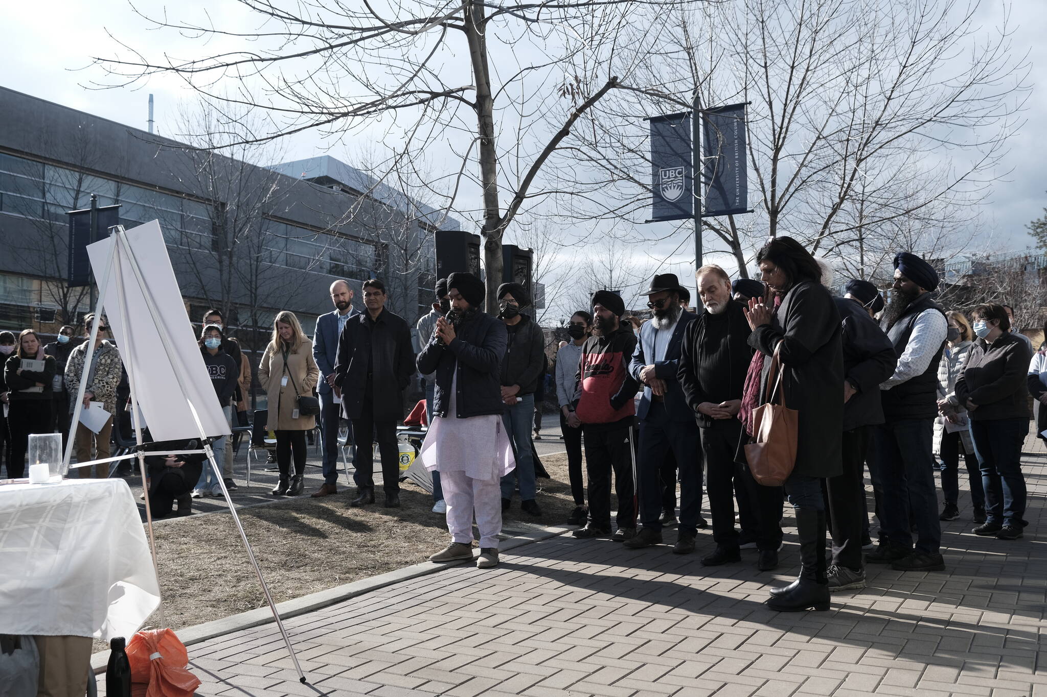 A Sikh man said a prayer for the vigil (Jacqueline Gelineau/Capital News)