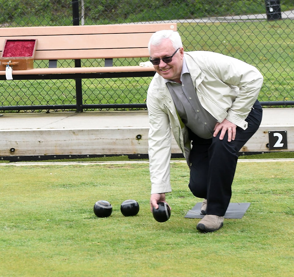 29060288_web1_220512-ABB-URGENT-Lawn-bowling-opens_2