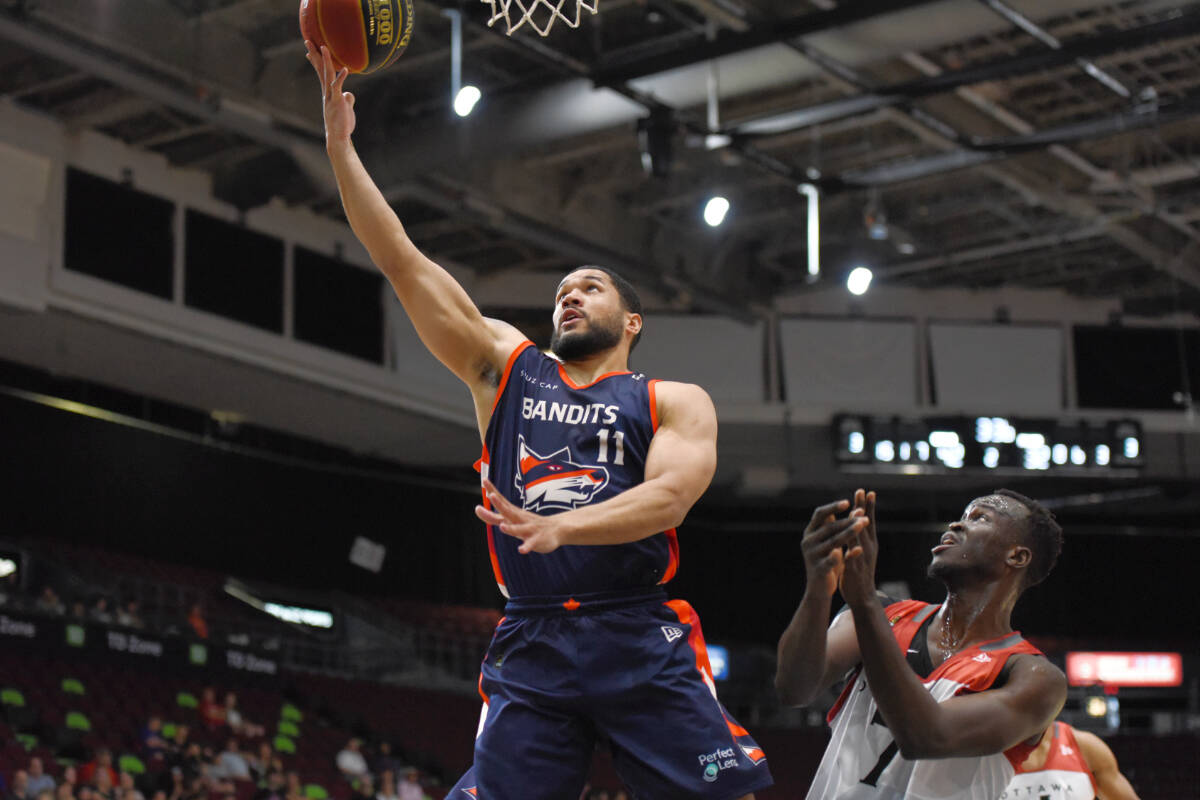 Bandits Malcolm Duvivier got a lay-up against Ottawa July 8. BlackJacks won 100-79. (Spencer Colby/Canadian Elite Basketball League)