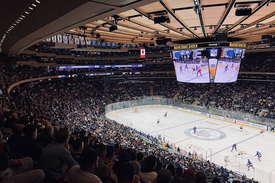 30615532_web1_M2-ABB20221005-hockeyteaser1302