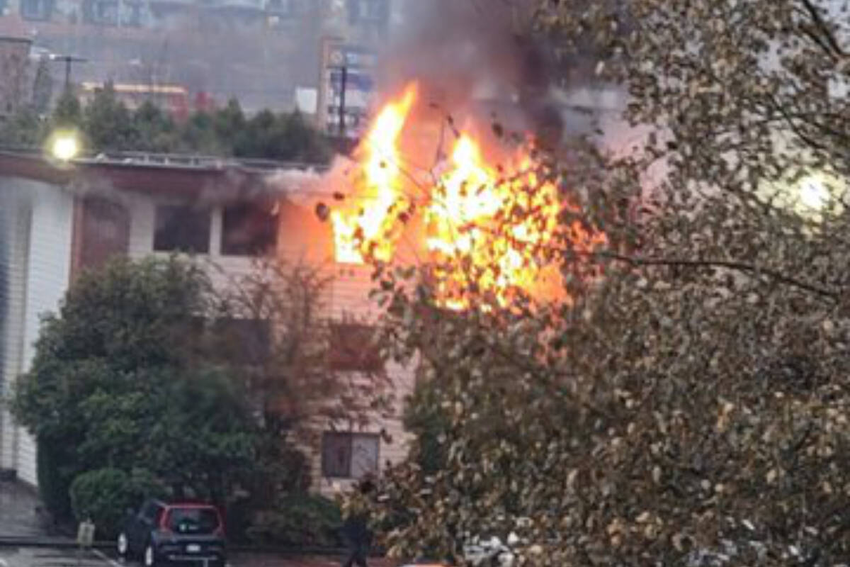 Fire fills sky with smoke on Abbotsford's Salton Road - The