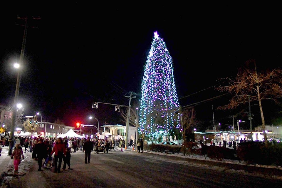 The lighting of the downtown Christmas tree was celebrated Saturday during the annual Winter Jubilee at the corner of Essendene Avenue and West Railway Street. (John Morrow/Abbotsford News)