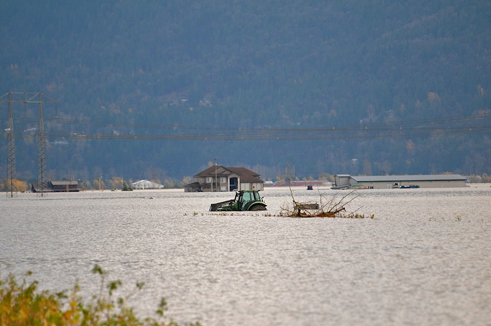 31546779_web1_211120-CPL-Highway-1-Flood-Update-Visuals-SumasPrairie_7