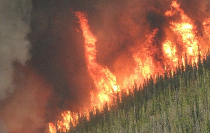 30068BCLN2007FireTornado-ChelaslieRiver-7web