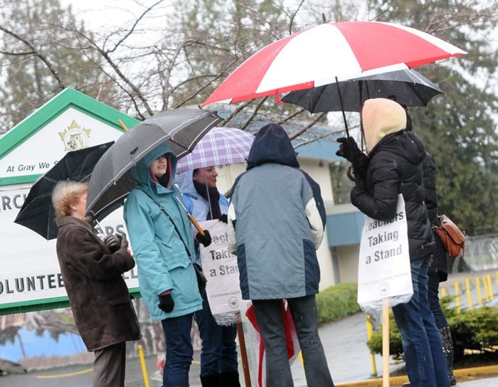 59459surreyteacherwalkout