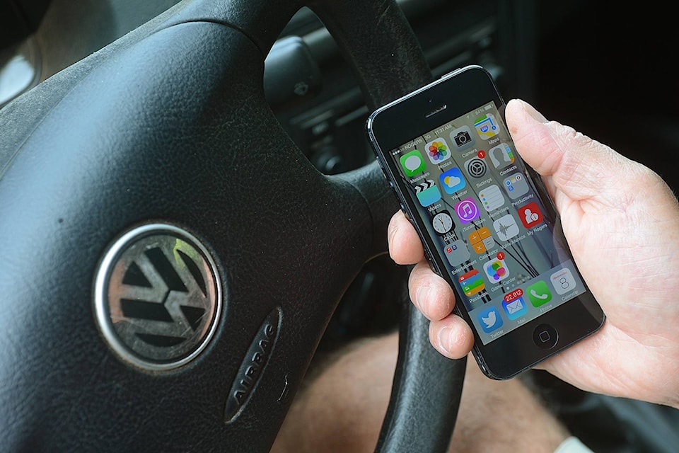 8609746_web1_20170921-KCN-M-Distracted-Driving-1-BJ