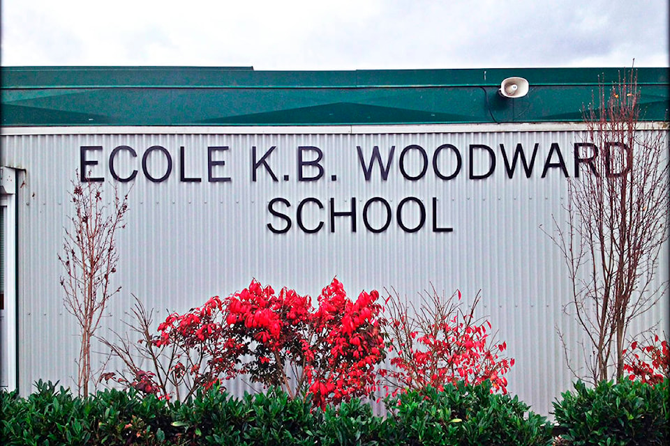 13279615_web1_Ecole-K.B.-Woodward-School---side-of-office