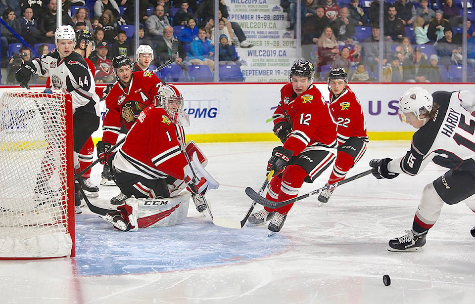 15608932_web1_190218-GiantsvsWinterhawks4