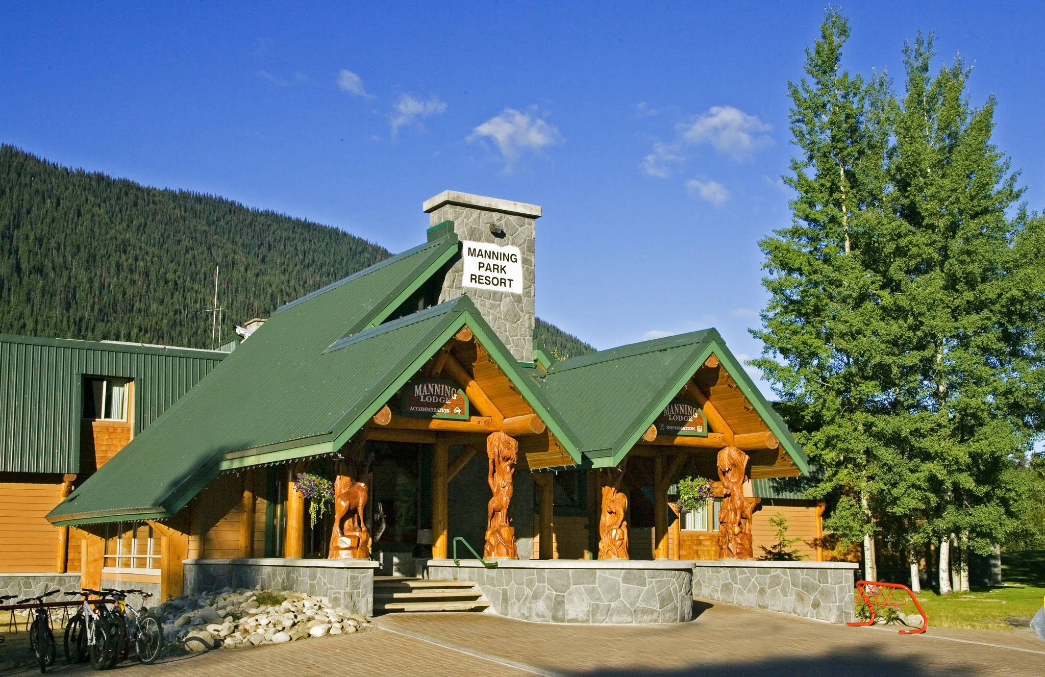 18162074_web1_Manning-Park-Resort-Lodge