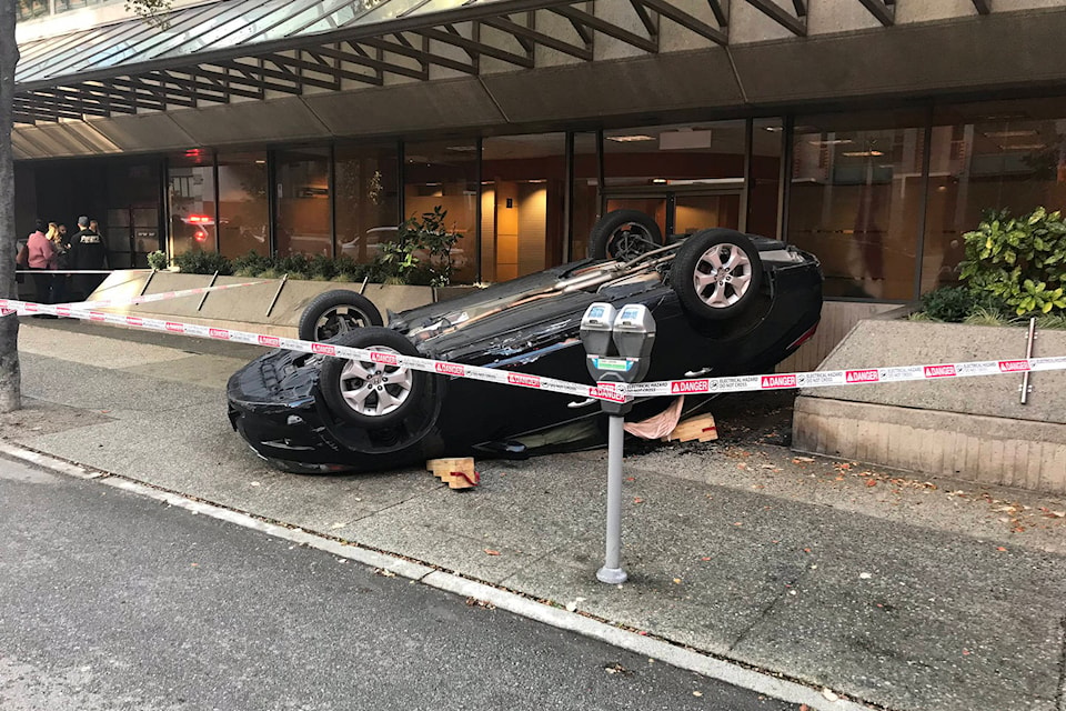 18871401_web1_Vancouver-crash1