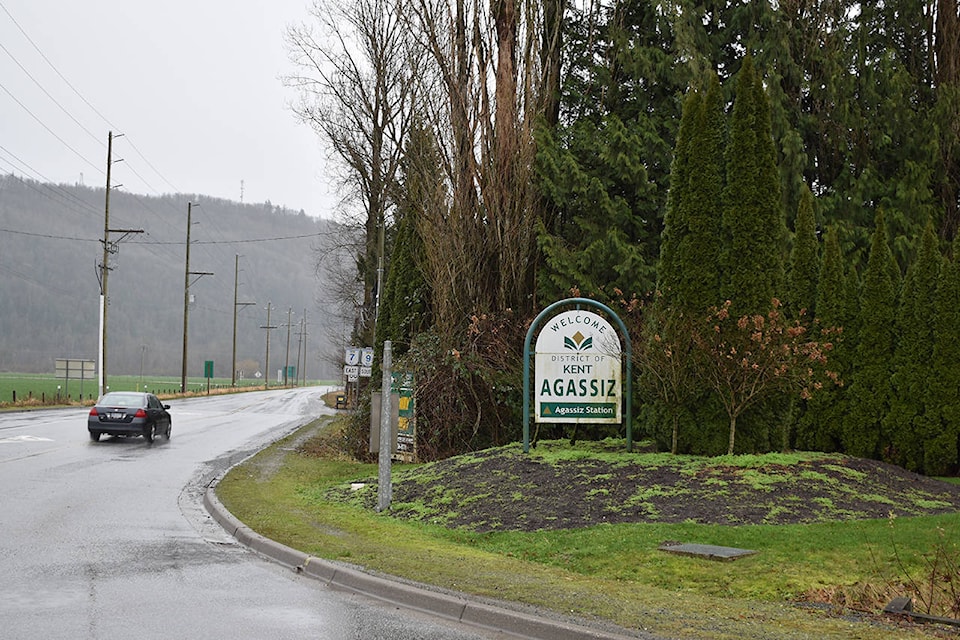 23881600_web1_210115-AHO-TimsDecisionWEB-Welcome-to-Agassiz_1