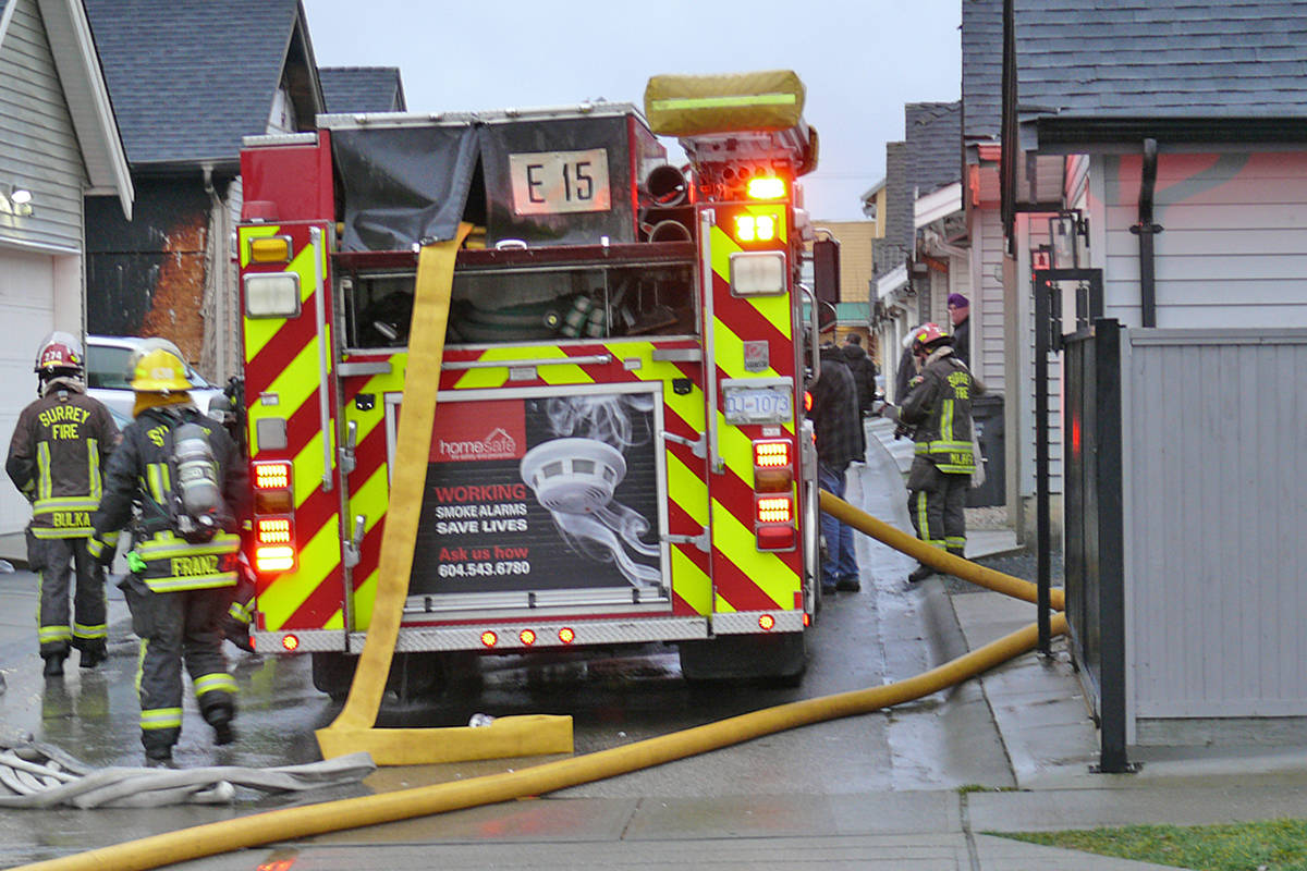 24149908_web1_210206-LAT-fire-in-residential-garage_2