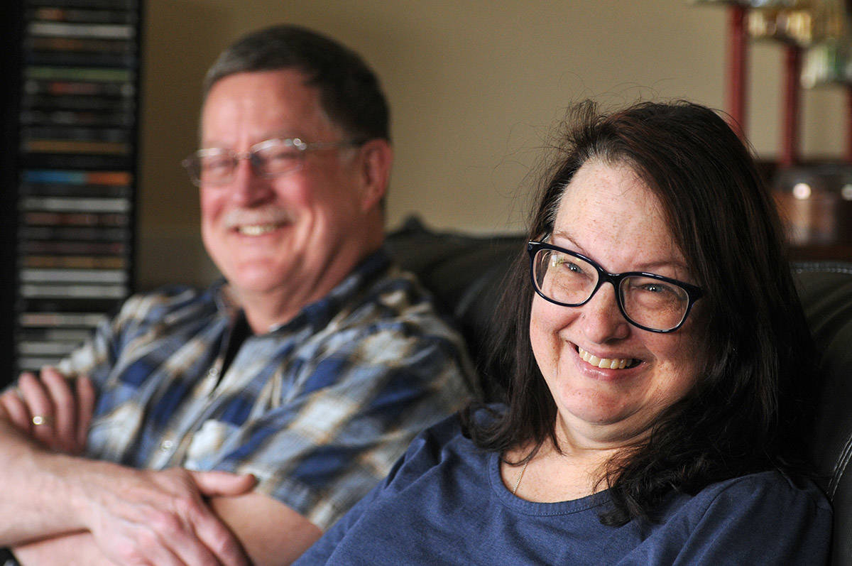 Cousins Lisa Ellis and Brian Nimmo spend time together on March 9, 2021 before their surgery. On March 12, Nimmo donated one of his kidneys to Ellis. (Jenna Hauck/ Chilliwack Progress)