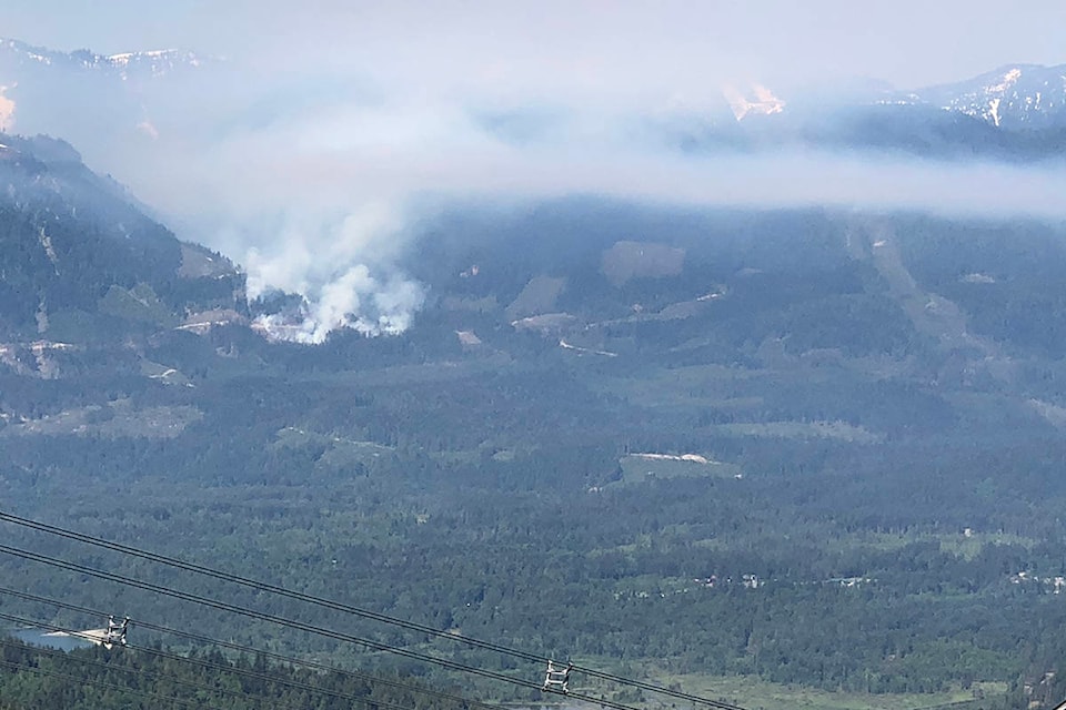 25203838_web1_210516-CPL-ForestFireNearHarrisonMillsPrison-fire_1