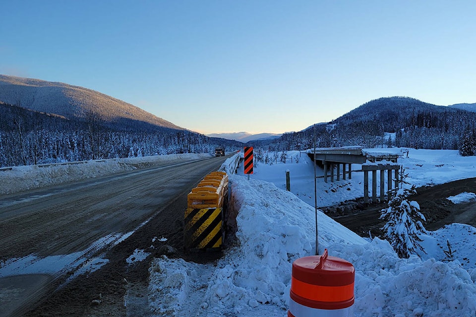 27863004_web1_coquihalla-bridge