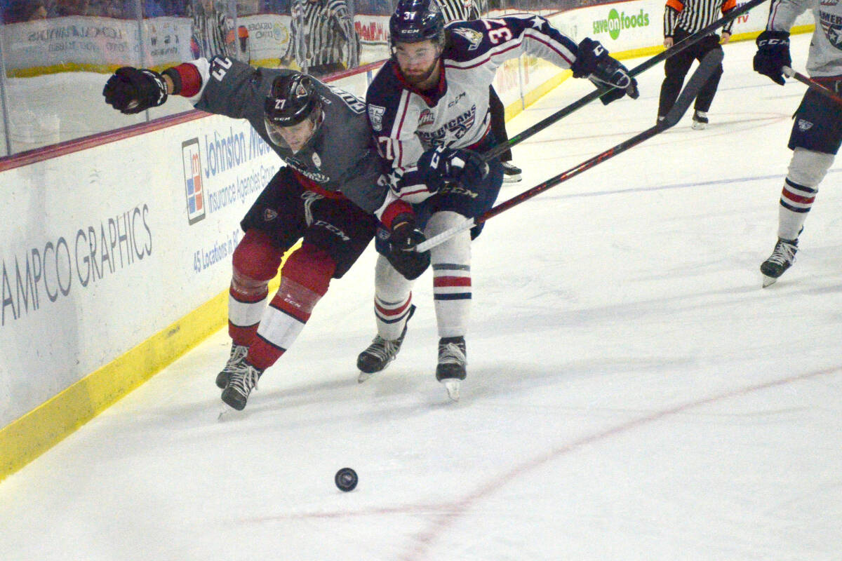 VIDEO: Shorthanded Vancouver Giants score to down Portland Winterhawks -  Langley Advance Times