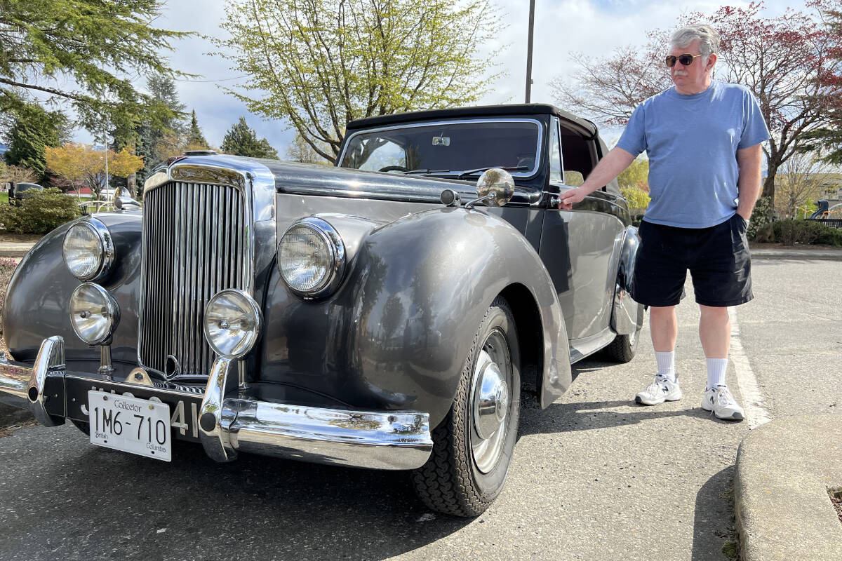 28806614_web1_220414-CPL-FraserValleyClassicCarShow-Alvis_3