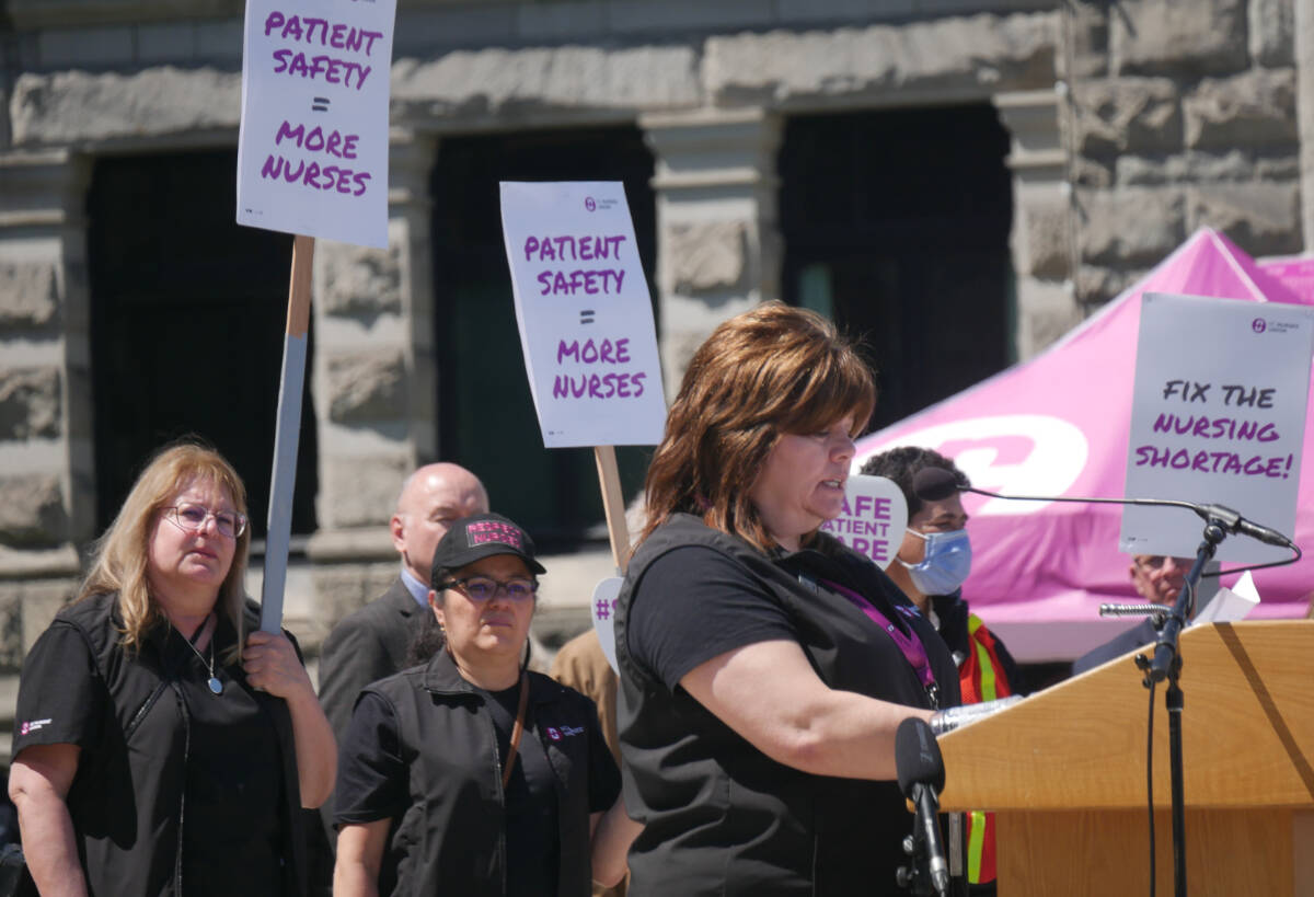 29090458_web1_220510-VNE-BCNU-Rally-Protesters_3