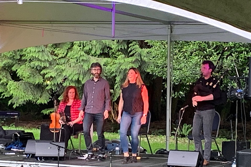 Beólach performed a number of traditional Maritime tunes with Celtic flavour on Holberg Farm on Thursday, June 16. The Thursday concert was the first of three in a mini-series spanning part Father’s Day weekend. (Adam Louis/Observer)