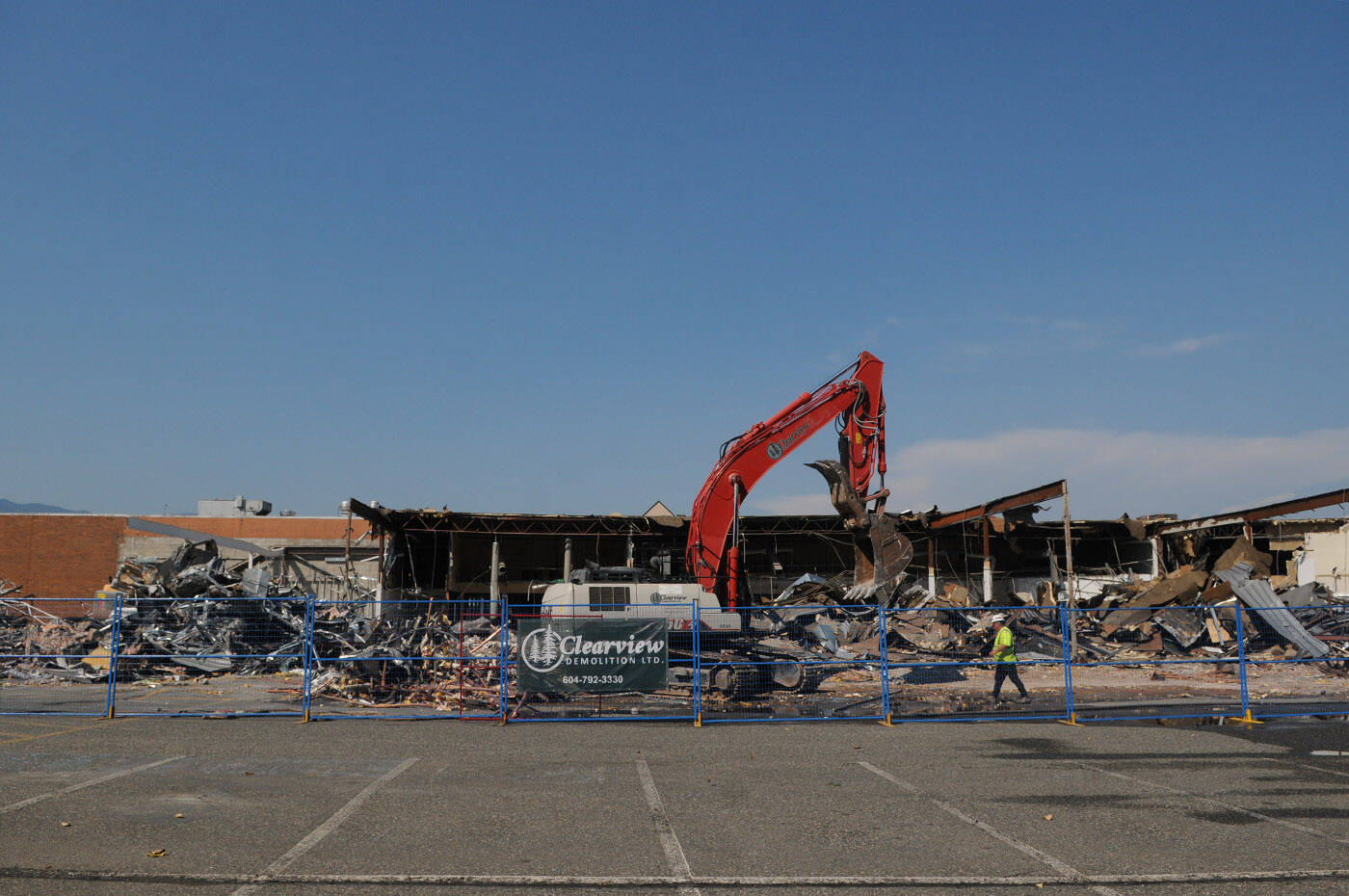 Demolition on the southwest side of Chilliwack Mall began on Thursday, Aug. 25, 2022. (Jenna Hauck/ Chilliwack Progress)