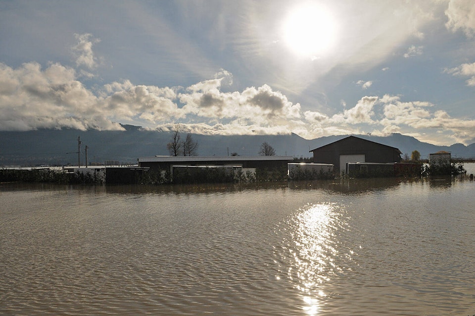 31019751_web1_211120-CPL-Highway-1-Flood-Update-Visuals-SumasPrairie_20