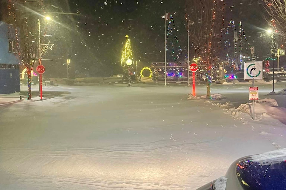 Snow swept through Harrison Hot Springs in the early hours of Tuesday. (Photo/Phil Ray)