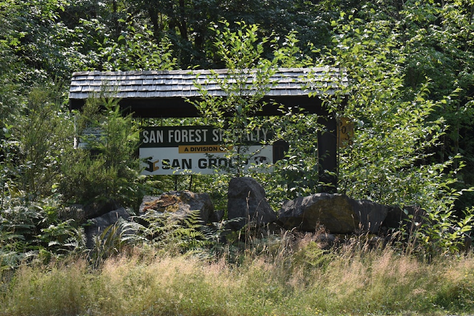 240821-avn-san-group-sign-hectorroad-21aug2024_3202