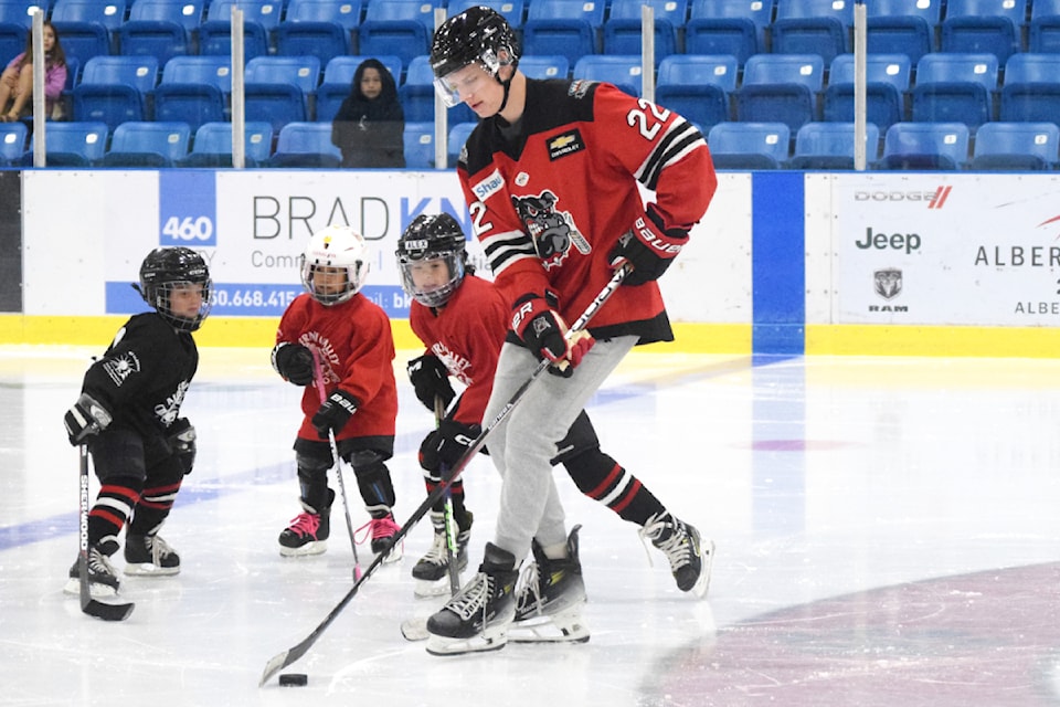 240904-avn-bulldogs-hockey-school-4