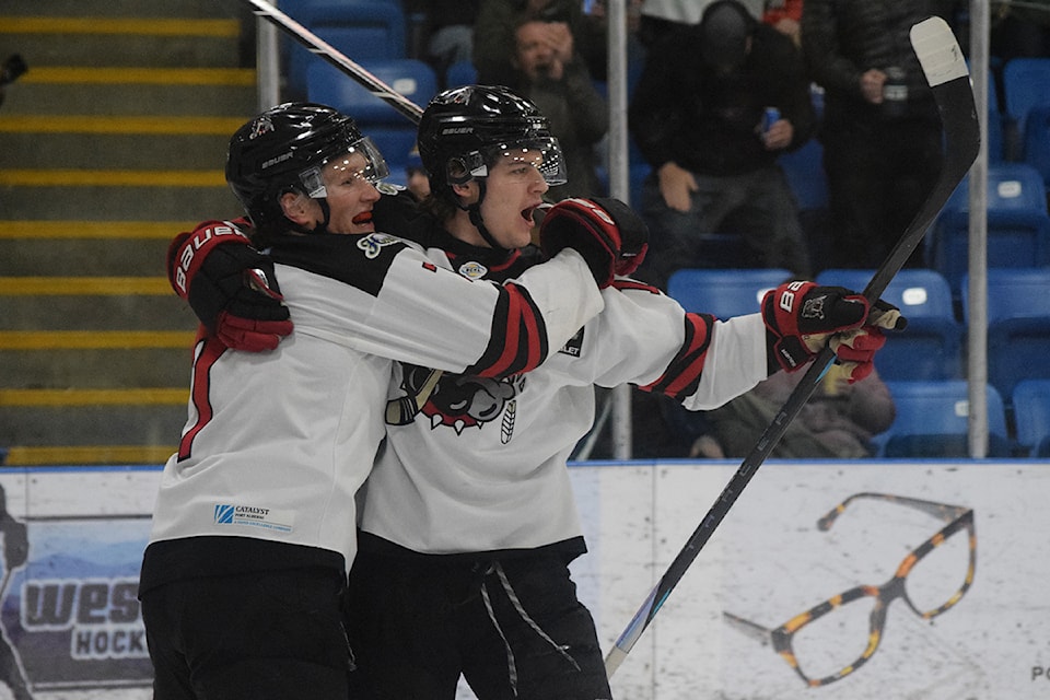 250416-avn-bulldogs-eagles-game3-1