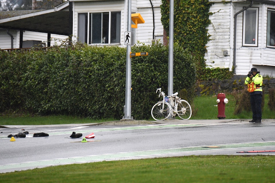250416-avn-cyclist-hit-10th-dunbar-2-16apr2025_9057